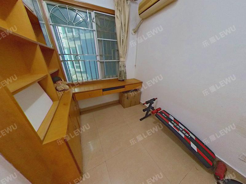 深圳新亚洲花园卧室照片_新亚洲花园 新出房源，户型方正，花园中间，住家安静舒适