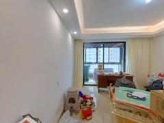 藏龙阁 3室2厅124m²精装修