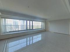 翠湖香山(百合苑) 4室2厅166m²精装修