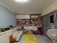 和平广场 3室2厅83.54m²整租