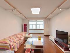 铁四局宿舍南区 4室2厅152m²精装修