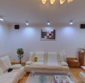 琥珀新中村 杏花公园琥珀中村精装2卫 中间大平层出门就是景区 