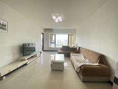 华发新城五期 3室2厅136m²整租
