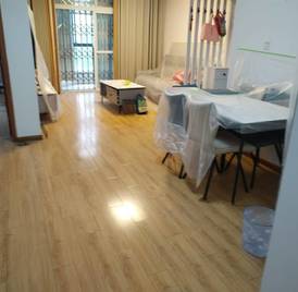 东城雅苑 3室2厅96m²精装修