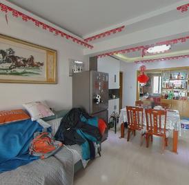 翡翠华庭 3室2厅93m²精装修