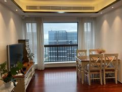 龙光玖钻 3室2厅112m²整租