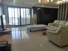 景湾豪苑 4室2厅210.65m²整租
