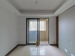 坝上街环球中心 3室2厅104m²精装修