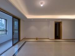 绿都地产少荃府 4室2厅262m²精装修